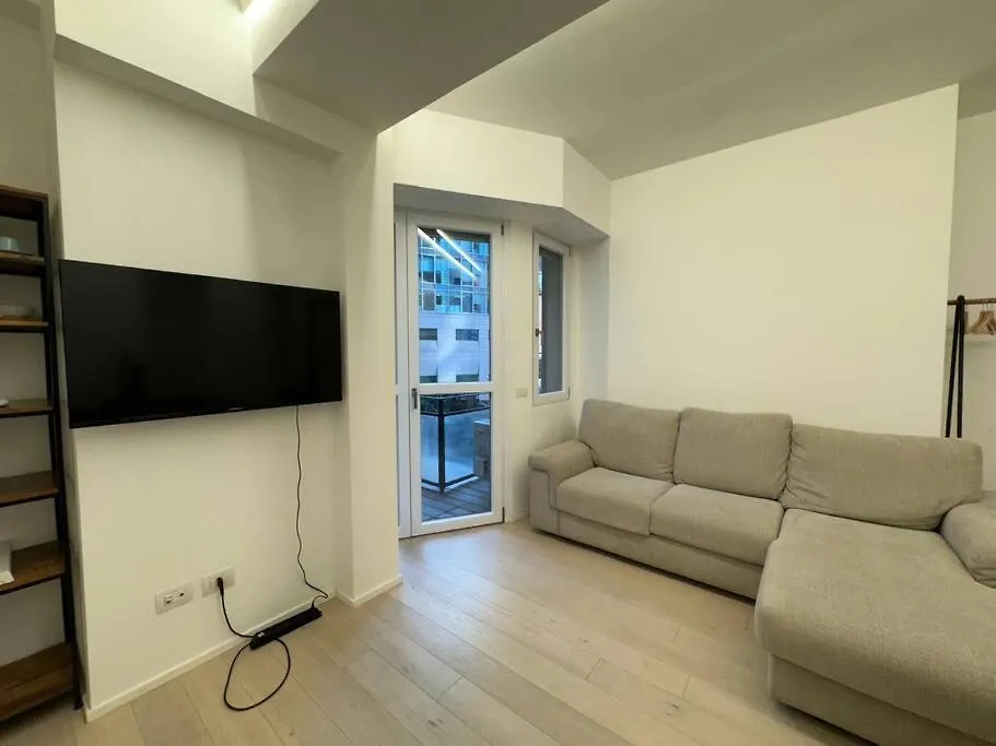 Modern Apartment - Walking Distance To Milan Central Station